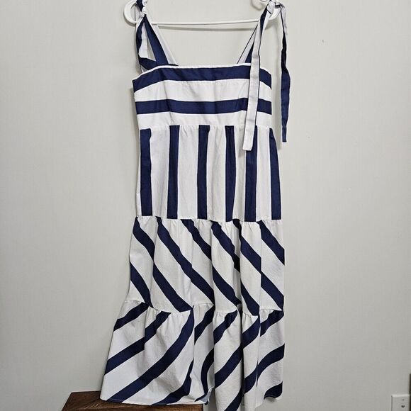 Everlily Midi Sundress Size Medium Blue White Stripes Comfort Coastal Boho EUC - Picture 1 of 8